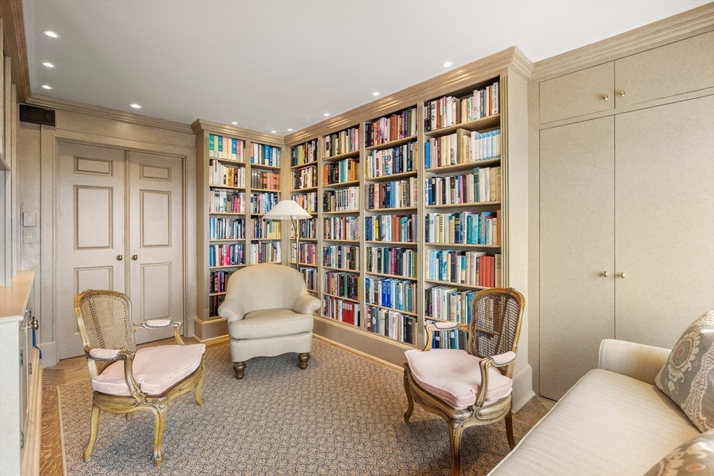 85 E India Row Unit: 33B/C