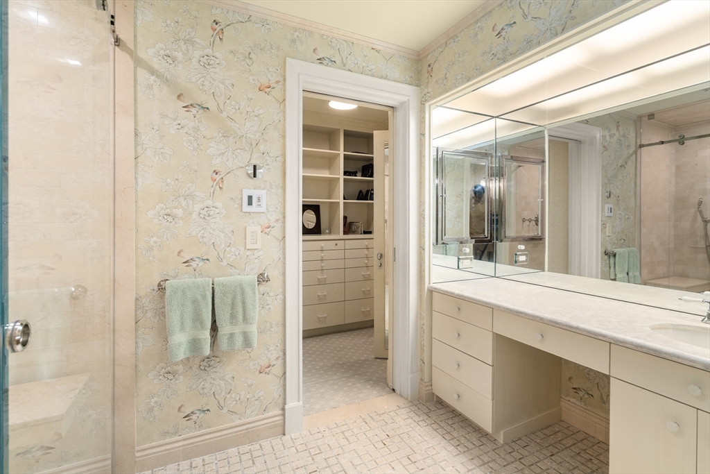 85 E India Row Unit: 33B/C