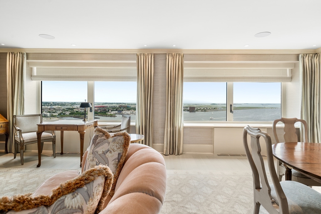 85 E India Row Unit: 33B/C