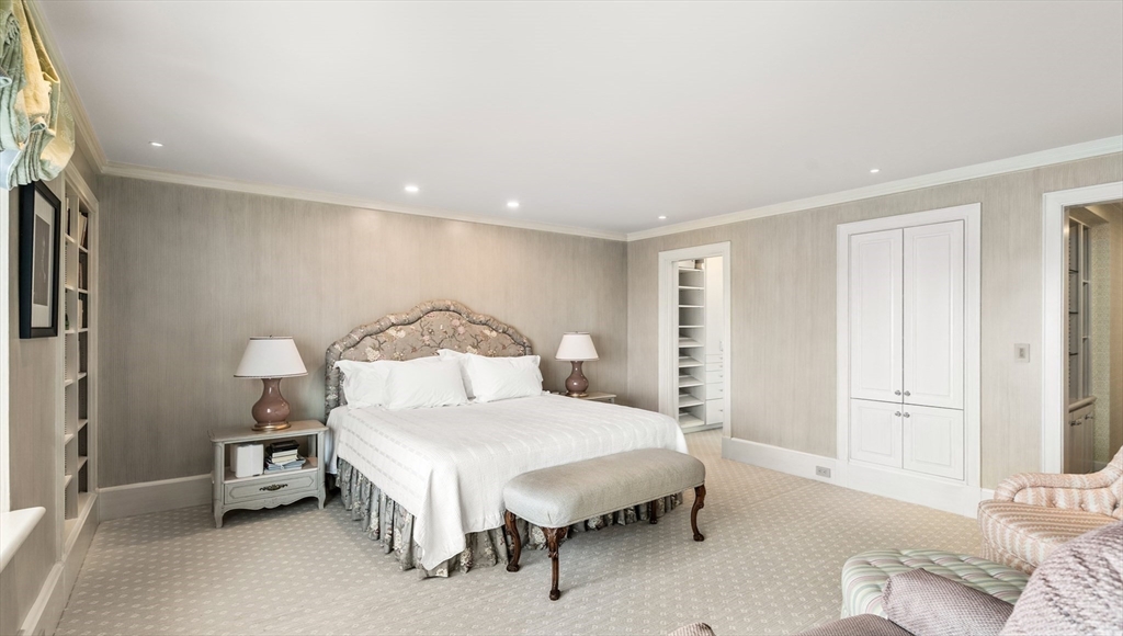85 E India Row Unit: 33B/C