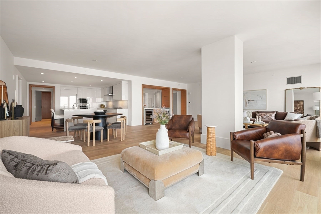 150 Seaport Boulevard Unit: 15CD