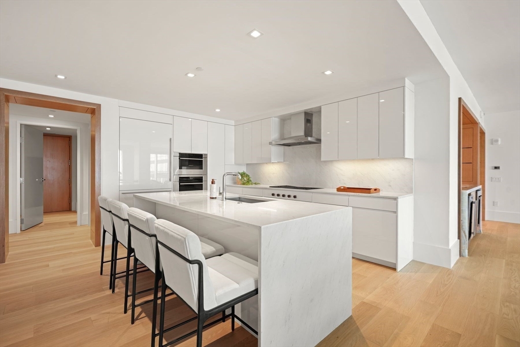 150 Seaport Boulevard Unit: 15CD