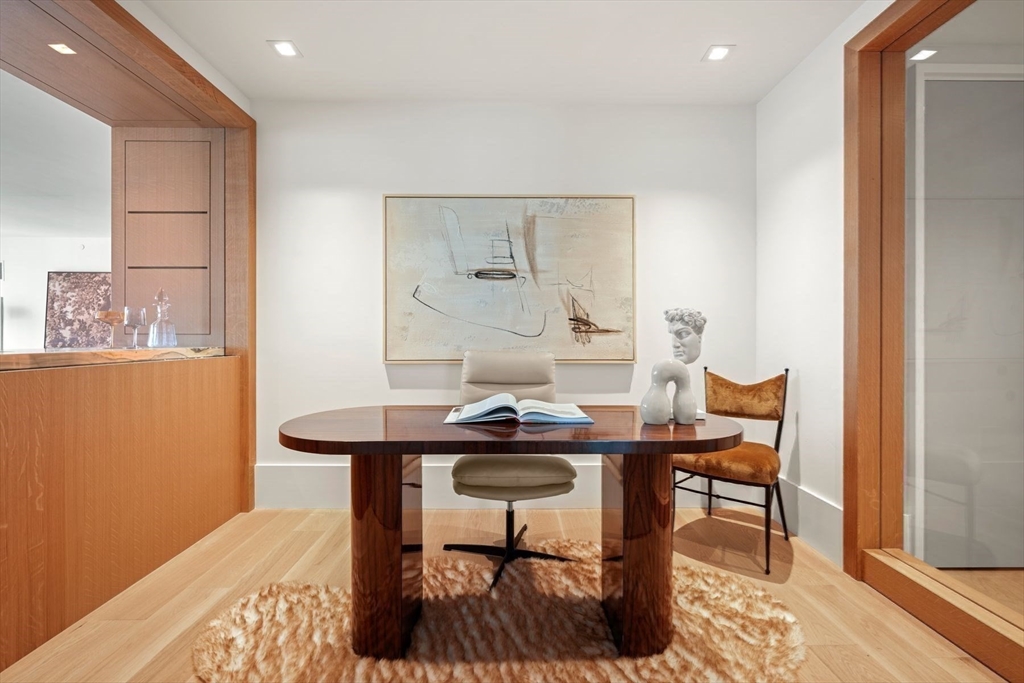 150 Seaport Boulevard Unit: 15CD