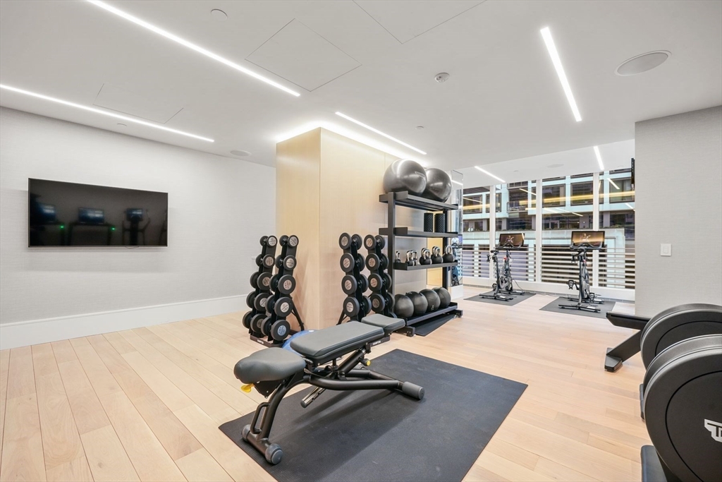 150 Seaport Boulevard Unit: 15CD