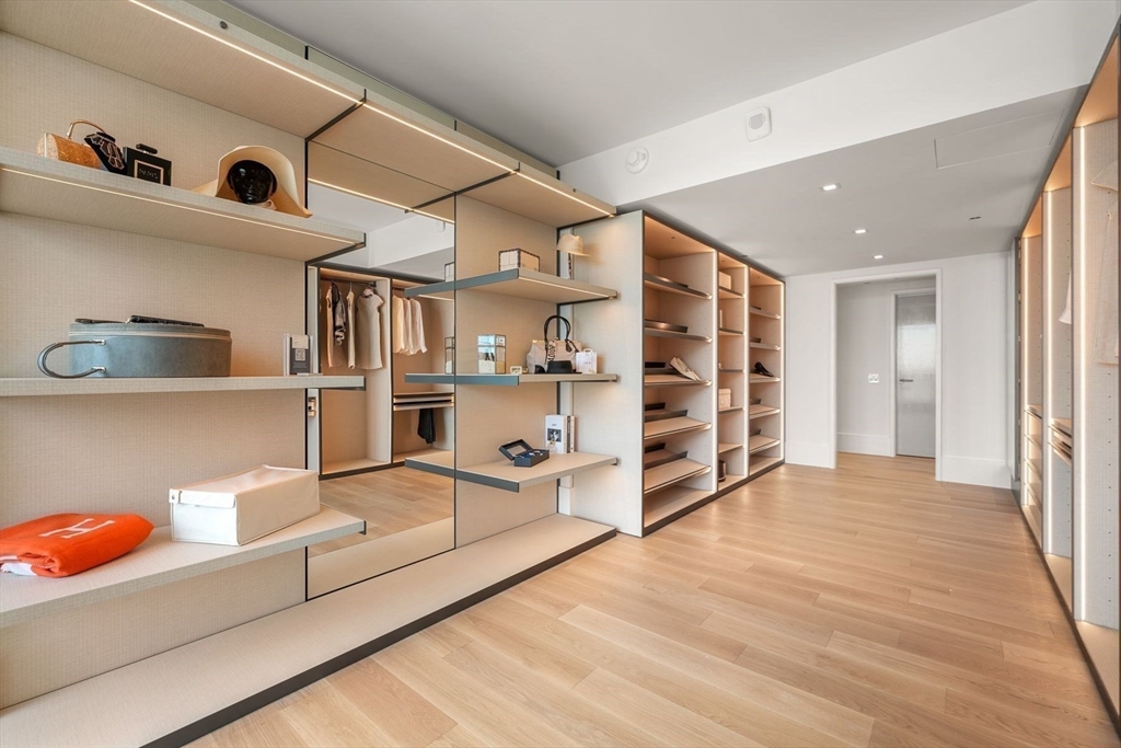 150 Seaport Boulevard Unit: 15CD