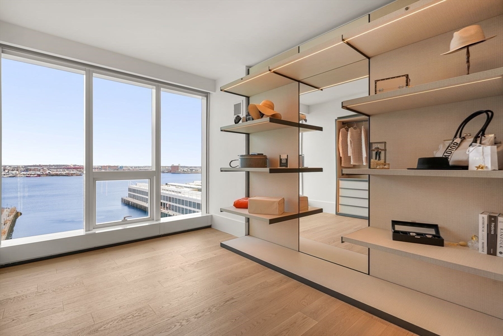 150 Seaport Boulevard Unit: 15CD