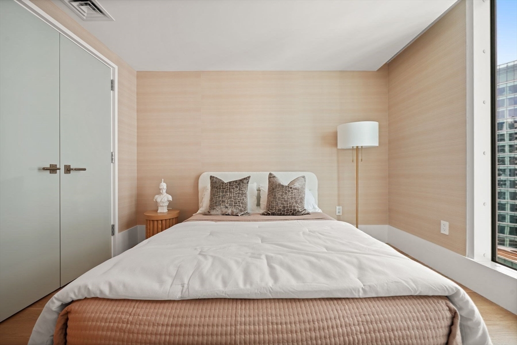 150 Seaport Boulevard Unit: 15CD