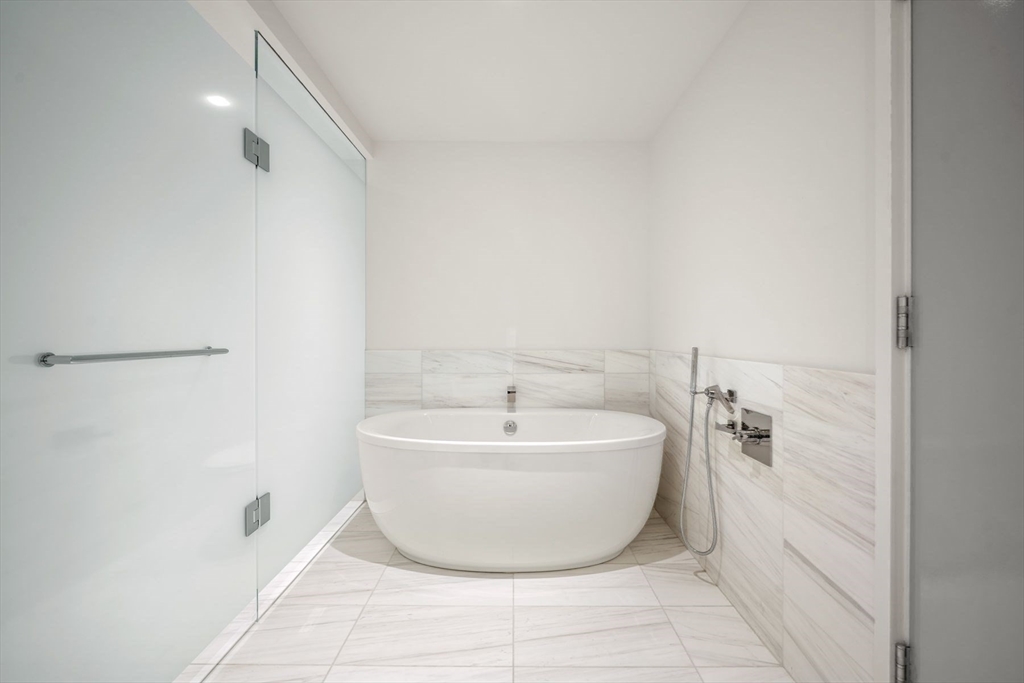 150 Seaport Boulevard Unit: 15CD