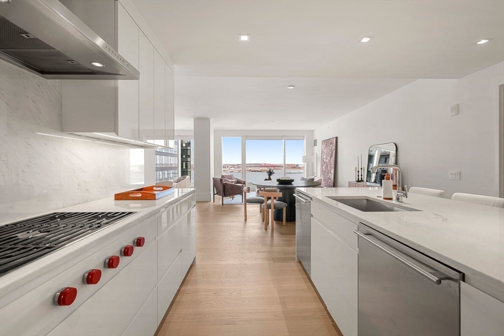 150 Seaport Boulevard Unit: 15CD