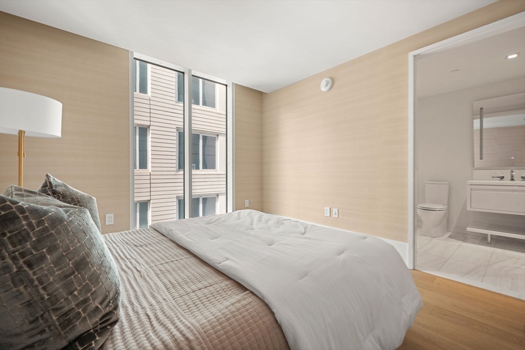 150 Seaport Boulevard Unit: 15CD