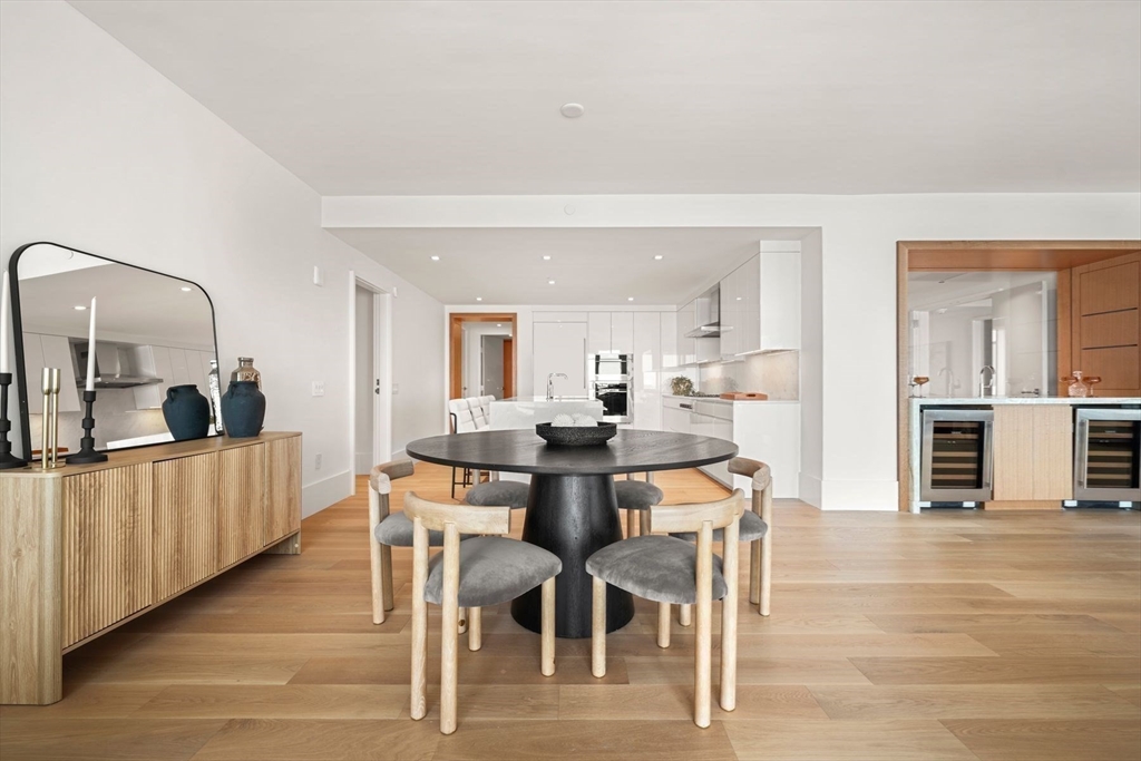 150 Seaport Boulevard Unit: 15CD
