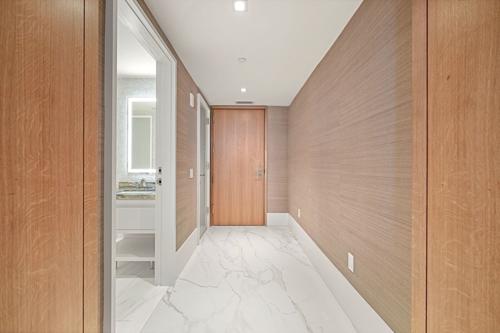 150 Seaport Boulevard Unit: 15CD