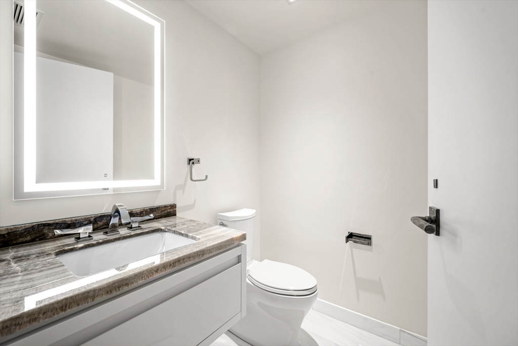 150 Seaport Blvd # 10B