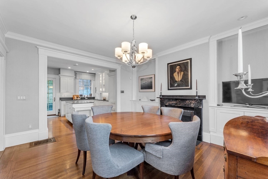 52 River St