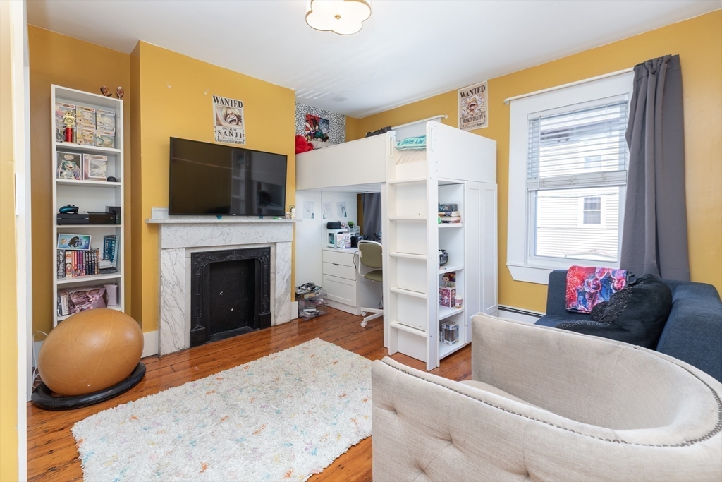 89 Baxter St