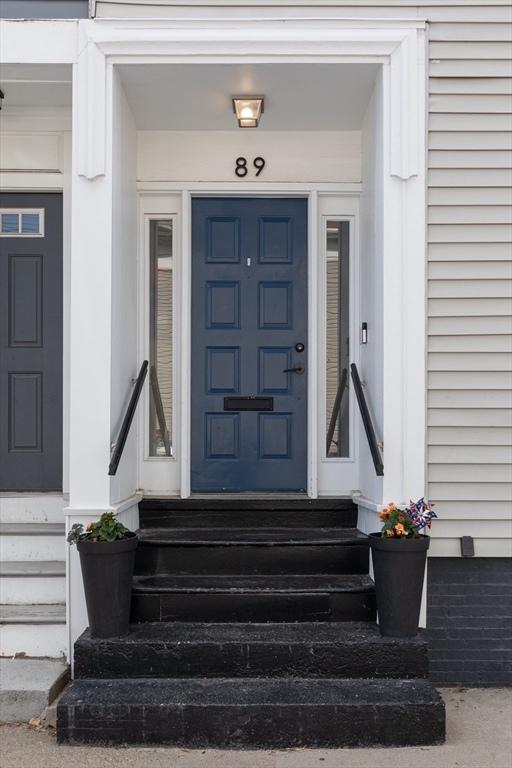 89 Baxter St
