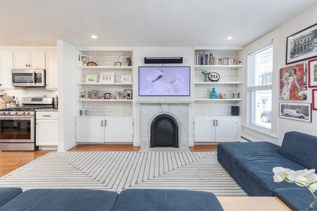 89 Baxter St