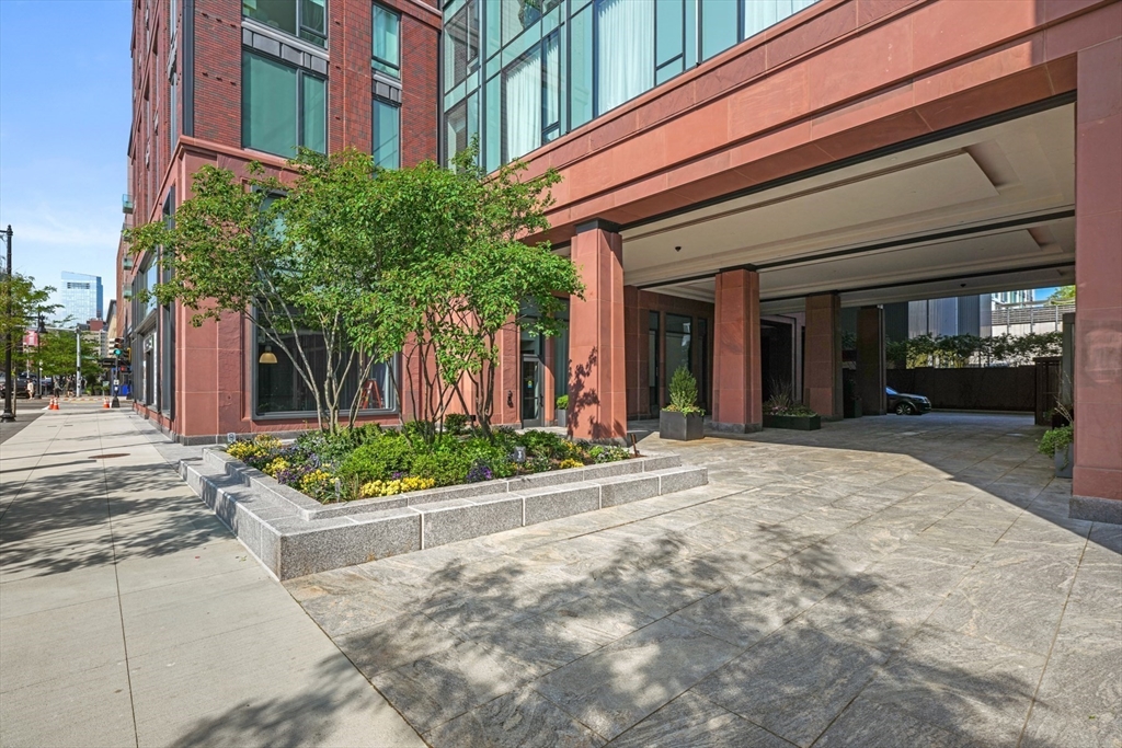 380 Harrison Ave Unit: PH1H