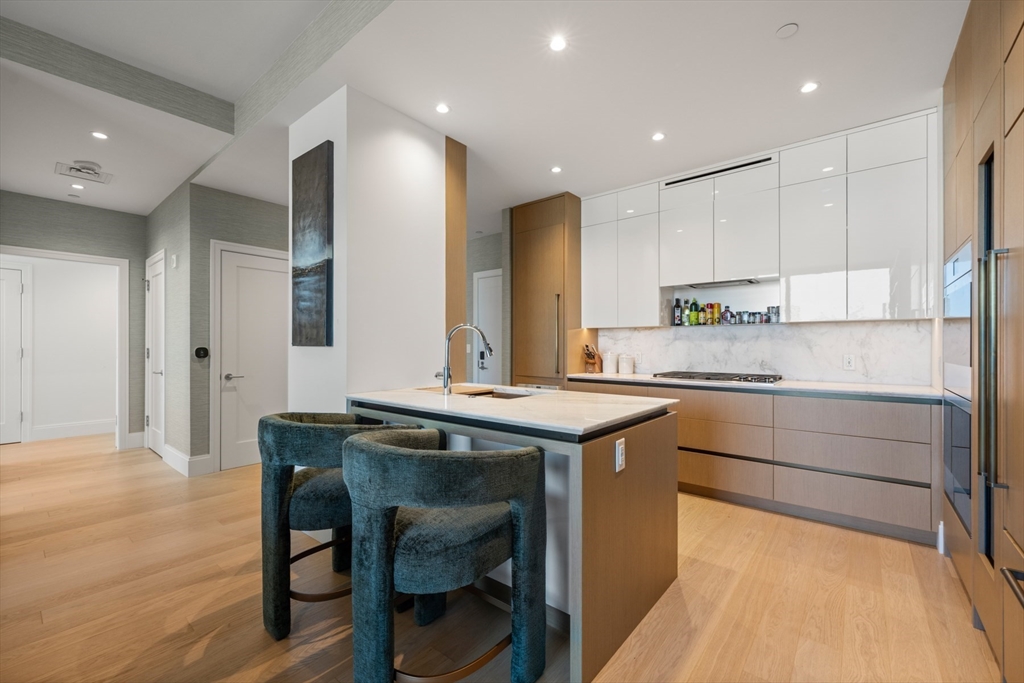 380 Harrison Ave Unit: PH1H
