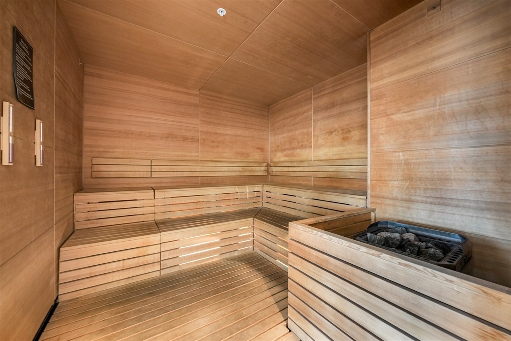 380 Harrison Ave Unit: PH1H