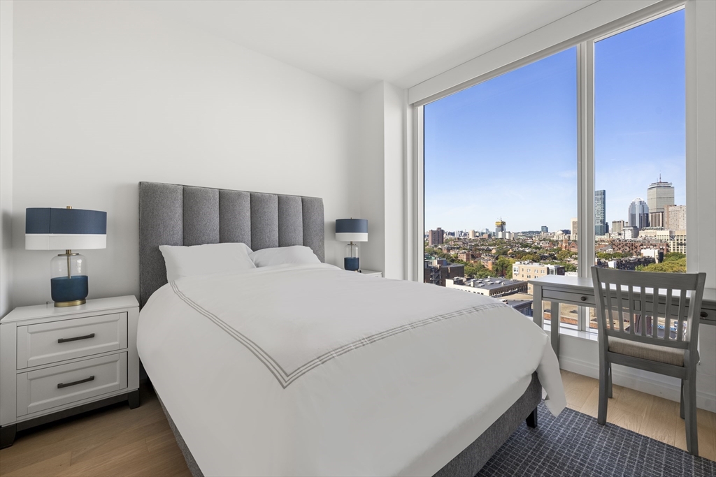 380 Harrison Ave Unit: PH1H
