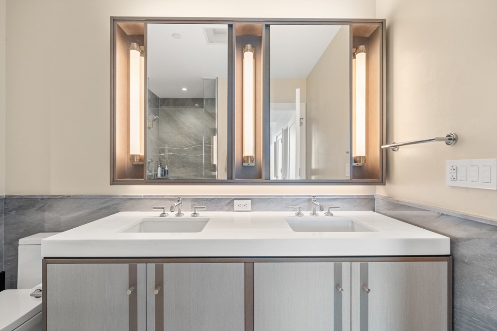 380 Harrison Ave Unit: PH1H