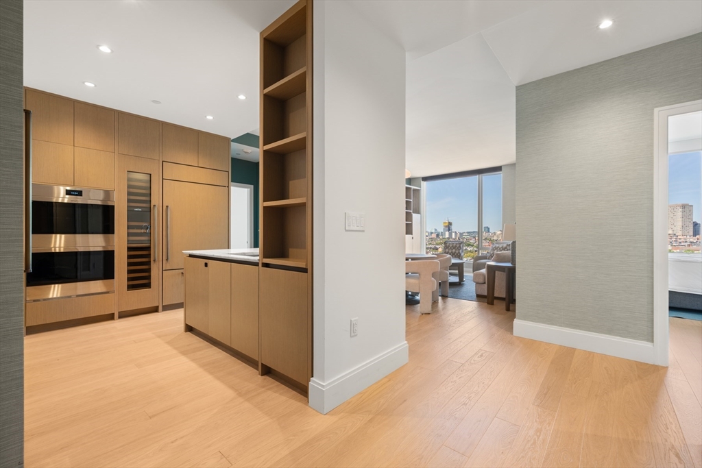 380 Harrison Ave Unit: PH1H