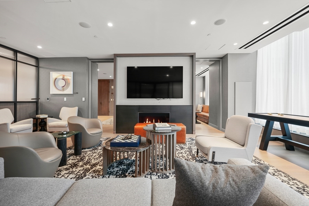380 Harrison Ave Unit: PH1H