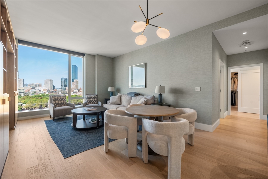 380 Harrison Ave Unit: PH1H