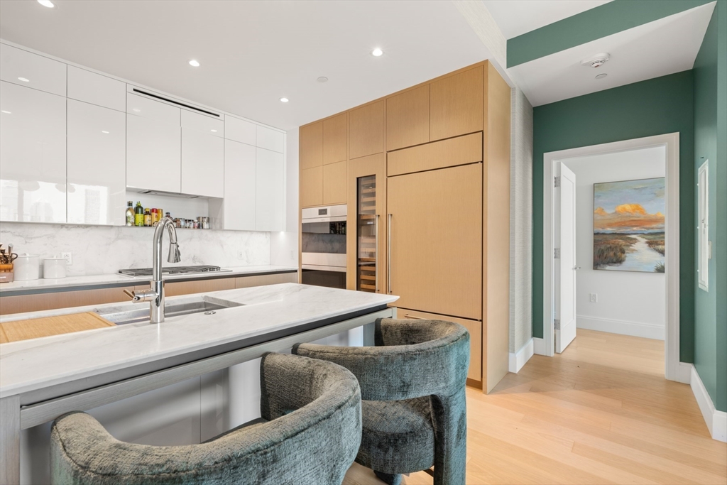 380 Harrison Ave Unit: PH1H