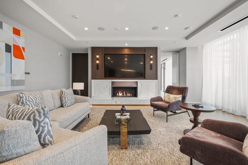 380 Harrison Ave Unit: PH1H