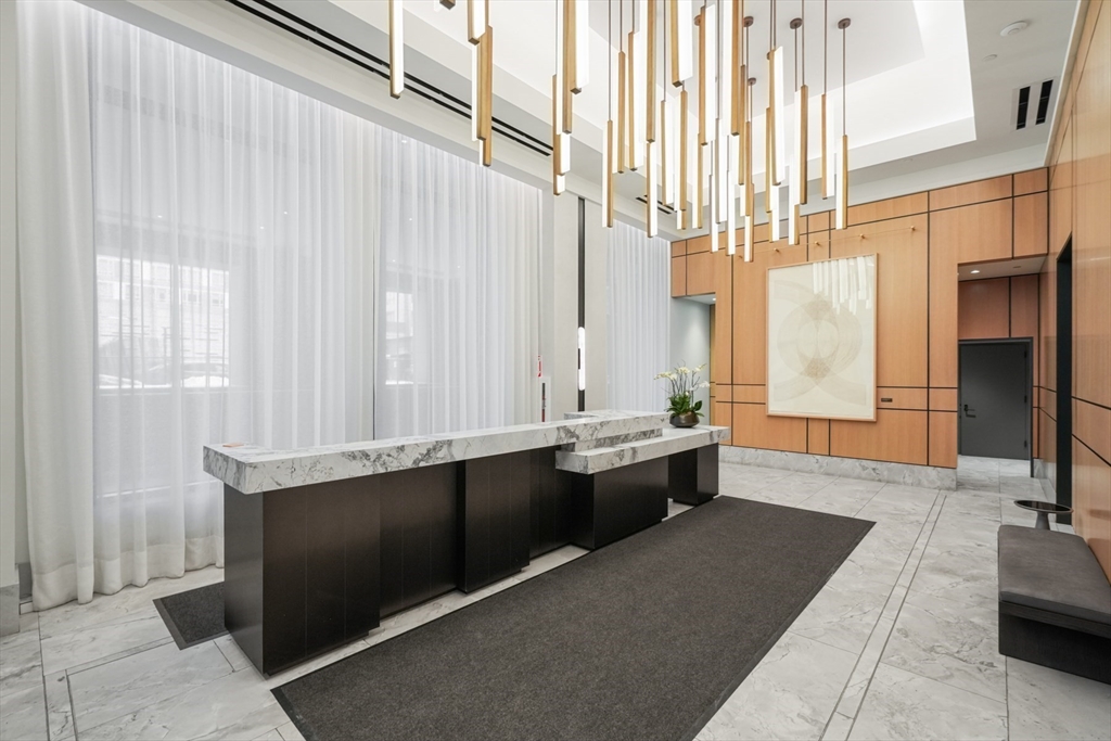380 Harrison Ave Unit: PH1H