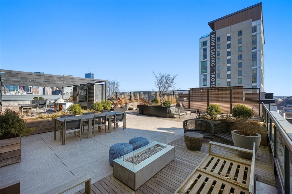 380 Harrison Ave Unit: PH1H