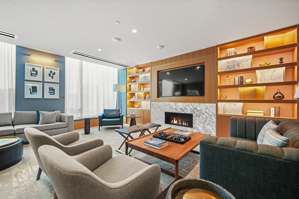 380 Harrison Ave Unit: PH1H
