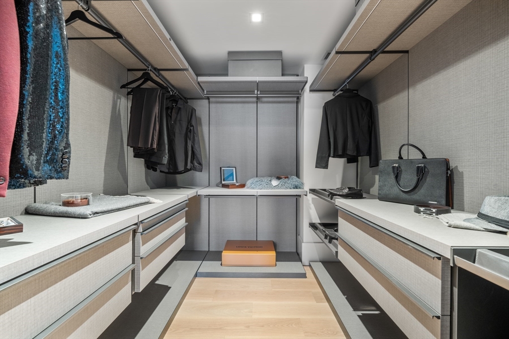 150 Seaport Boulevard Unit: 15CD