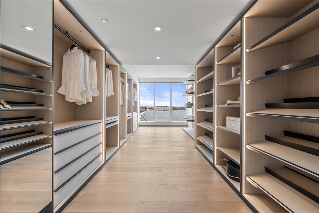 150 Seaport Boulevard Unit: 15CD