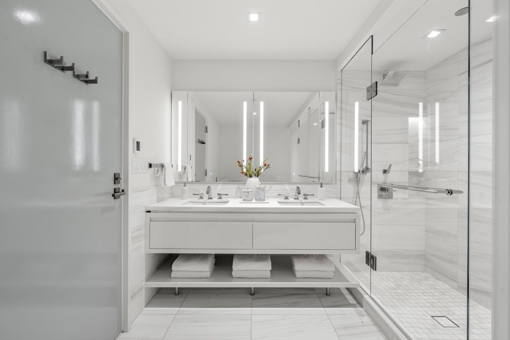 150 Seaport Boulevard Unit: 15CD