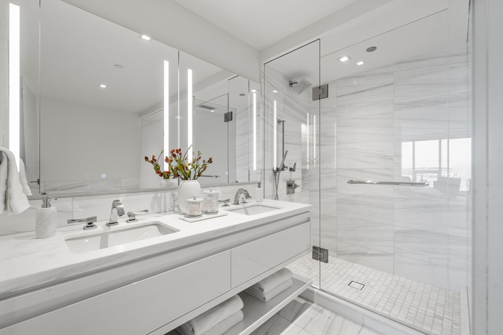 150 Seaport Boulevard Unit: 15CD