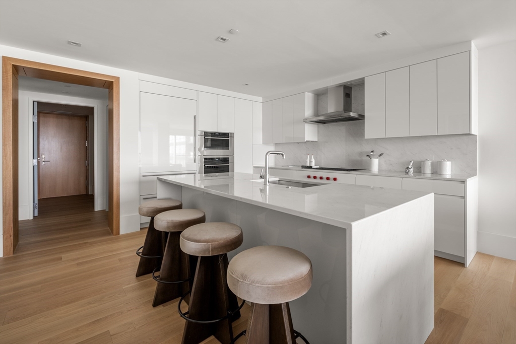 150 Seaport Boulevard Unit: 15CD