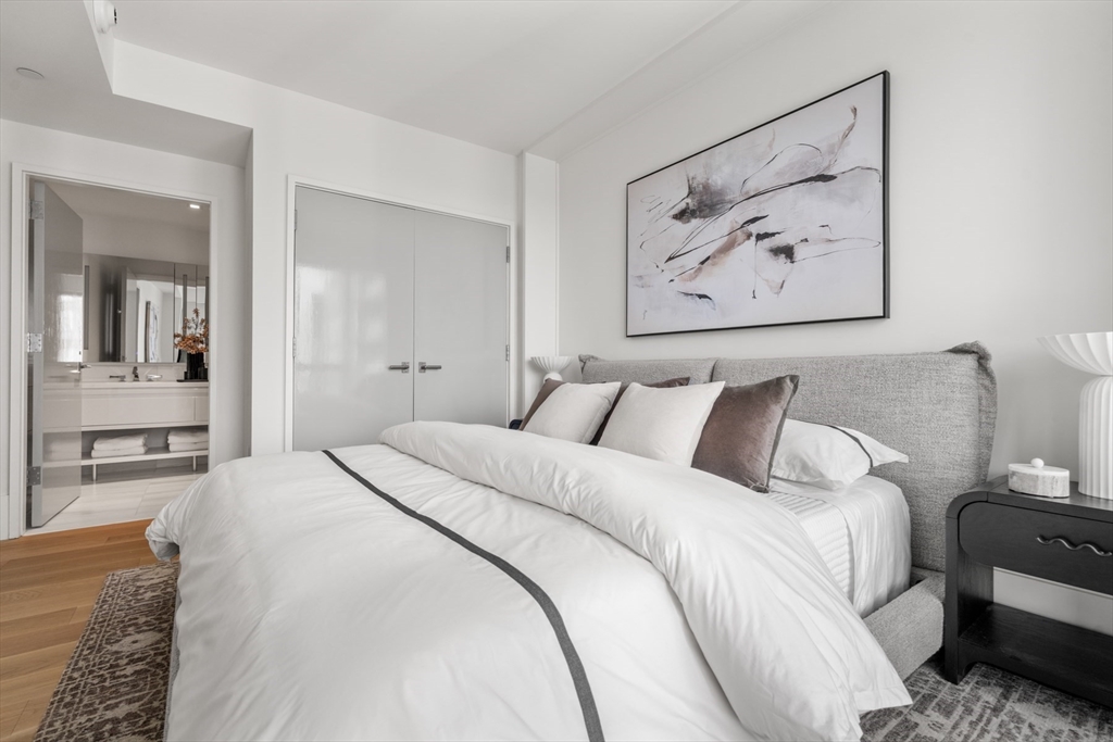 150 Seaport Boulevard Unit: 15CD