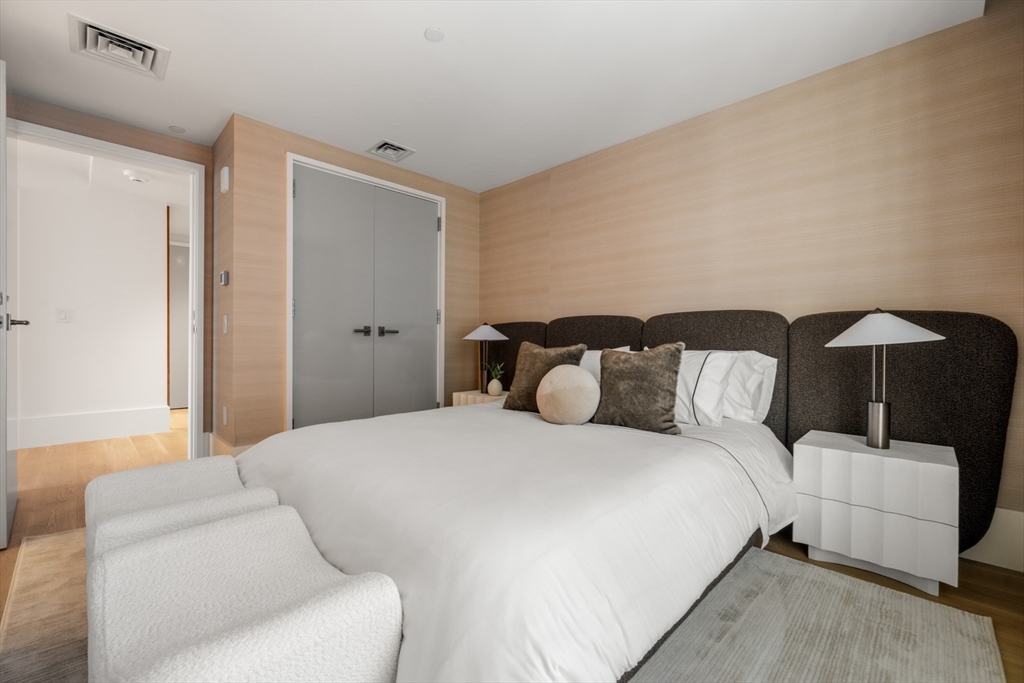 150 Seaport Boulevard Unit: 15CD