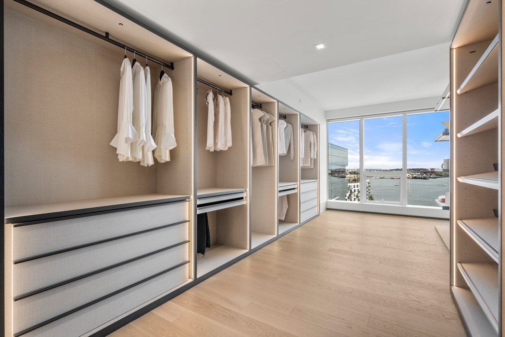 150 Seaport Boulevard Unit: 15CD