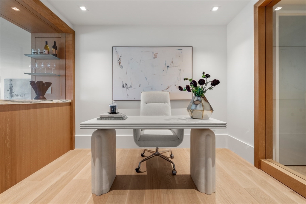 150 Seaport Boulevard Unit: 15CD