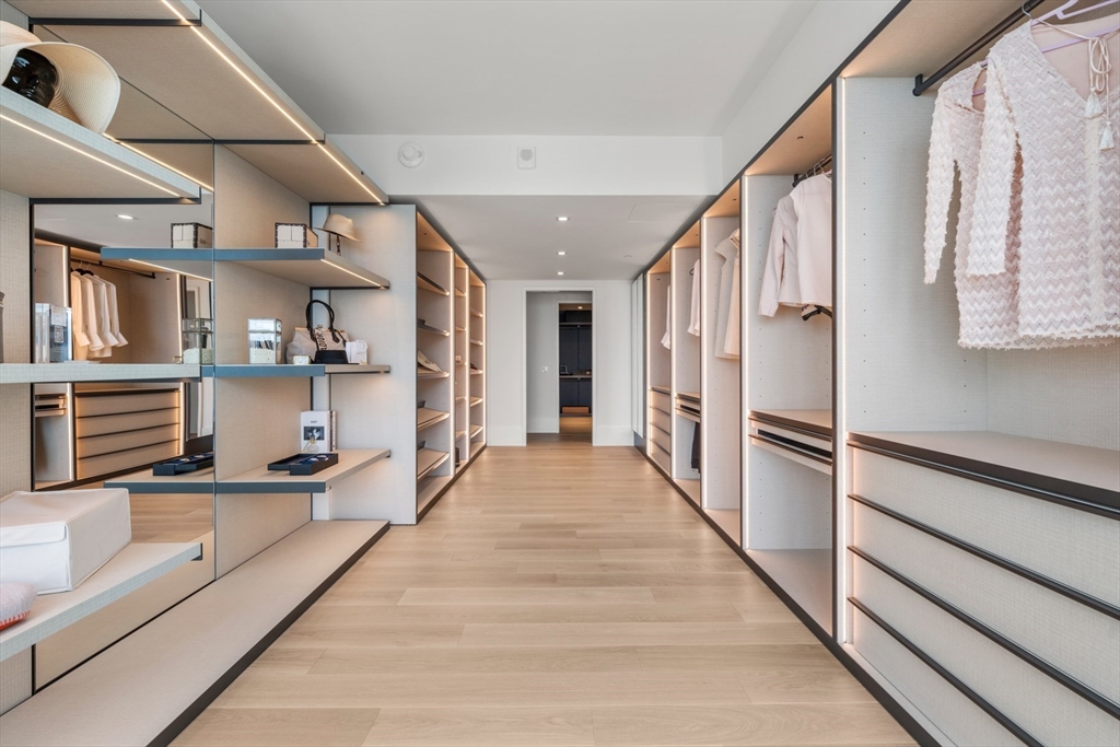 150 Seaport Boulevard Unit: 15CD