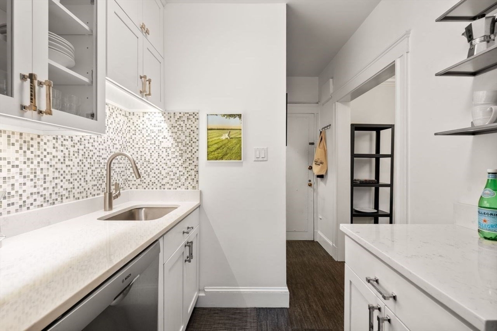 250 Commonwealth Ave # 11