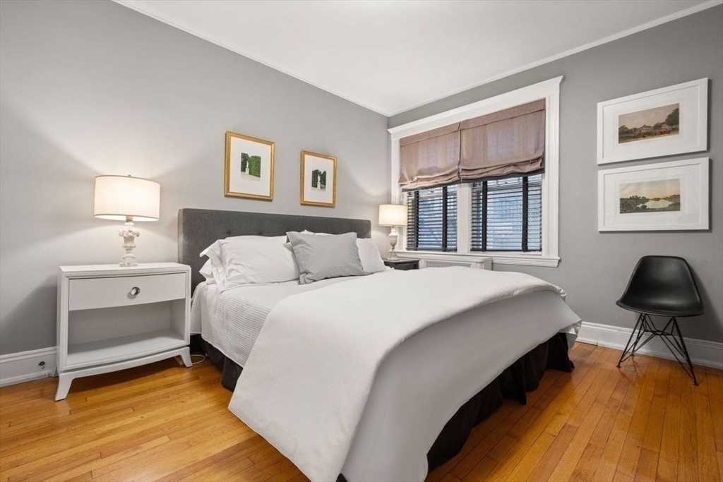 250 Commonwealth Ave # 11