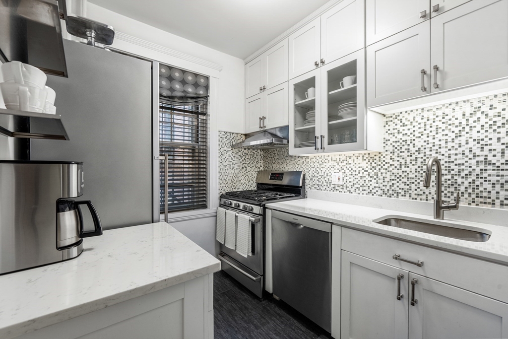 250 Commonwealth Ave # 11