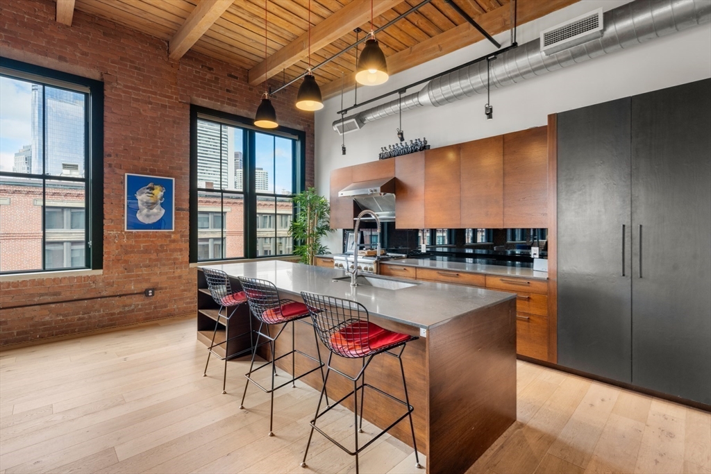 49 Melcher St # 502, Boston Unit: 502