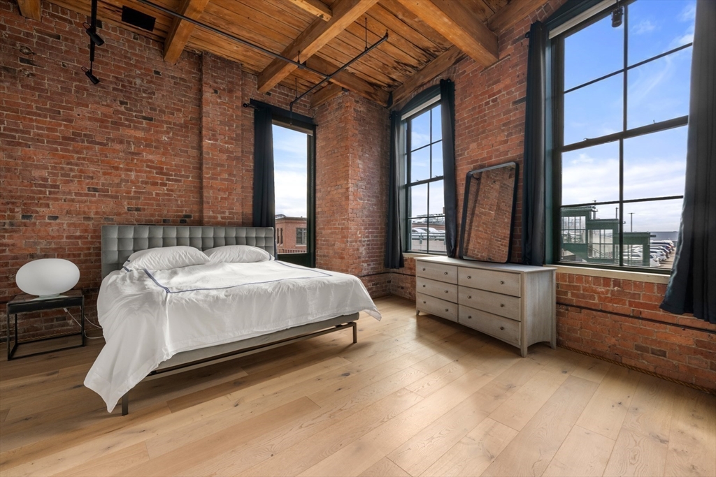 49 Melcher St # 502, Boston Unit: 502