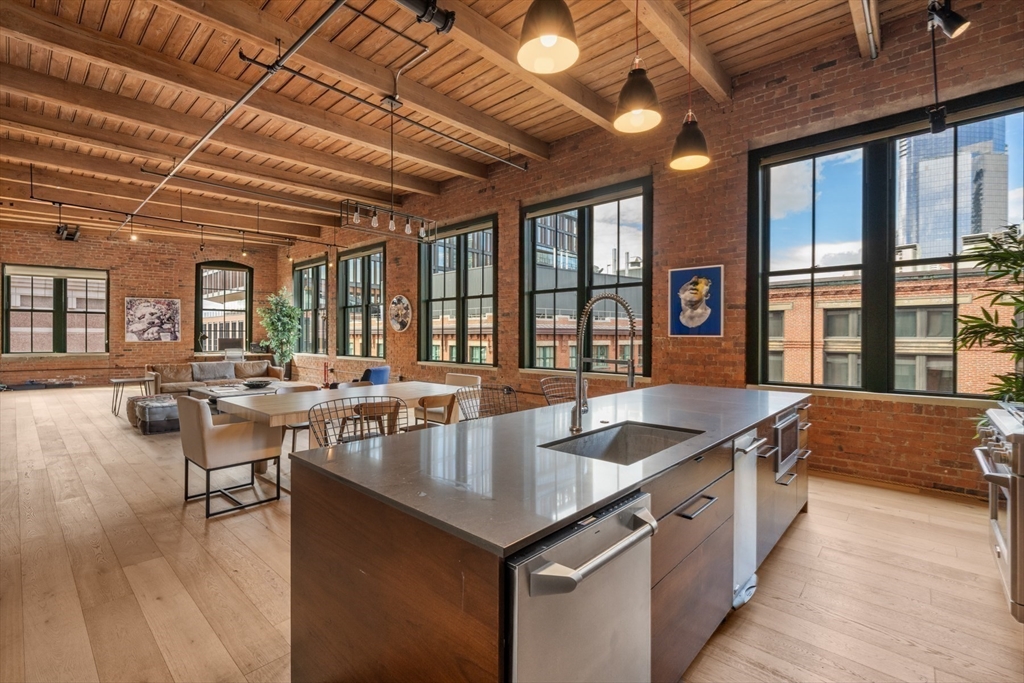 49 Melcher St # 502, Boston Unit: 502